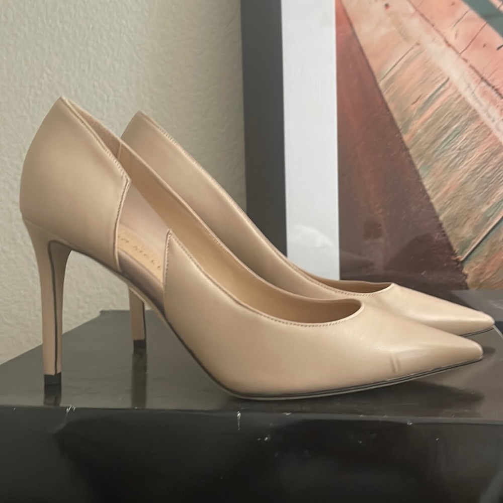 Tamara Mellon heels make in Italy Good condition cream color size 37 1/2